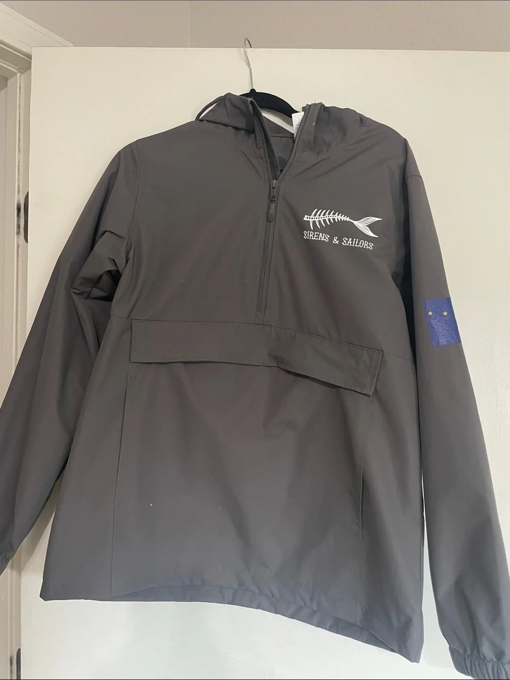 Men's Gray Hooded Windbreaker Pullover